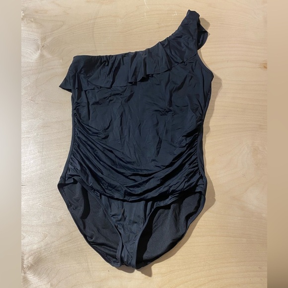 Hilor Black One-Shoulder Swimsuit 16 (MO) - Picture 3 of 8